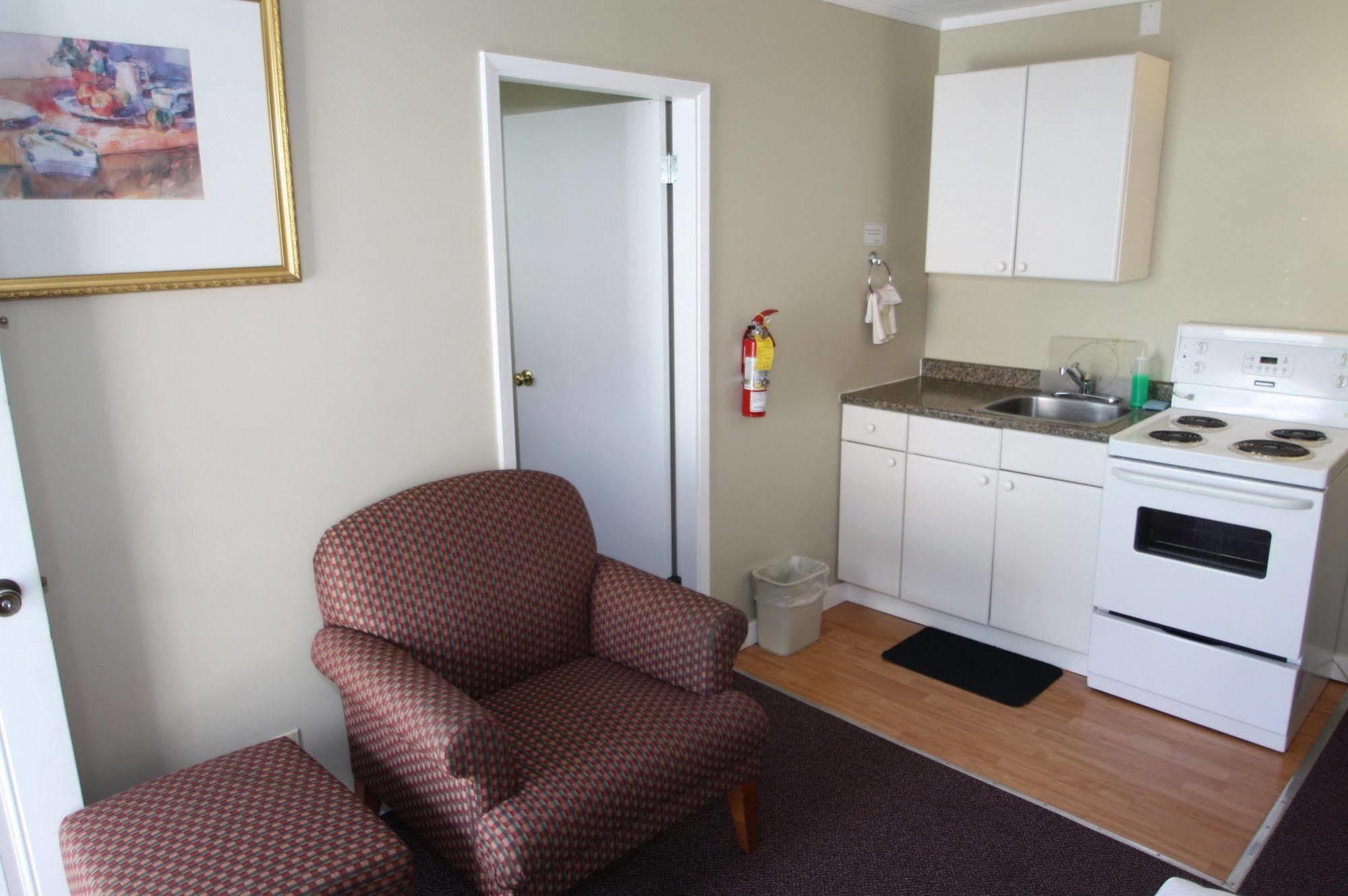 Harrison Spa Motel Harrison Hot Springs Exterior foto