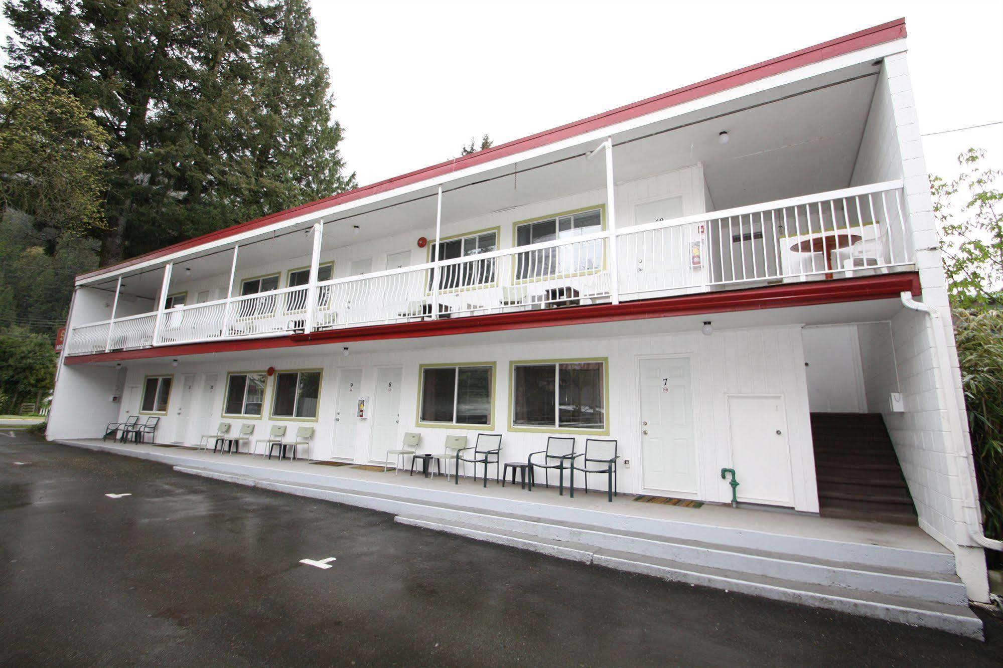 Harrison Spa Motel Harrison Hot Springs Exterior foto